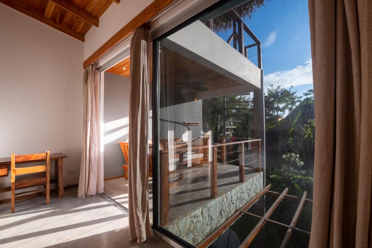 Iluminar Beachfront Suites 노사라 외부 사진