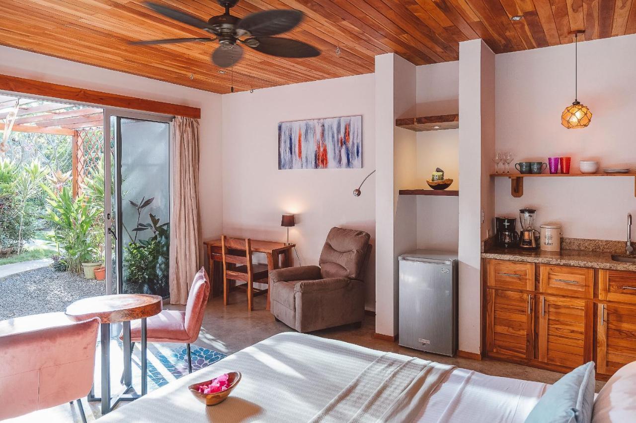 Iluminar Beachfront Suites 노사라 외부 사진