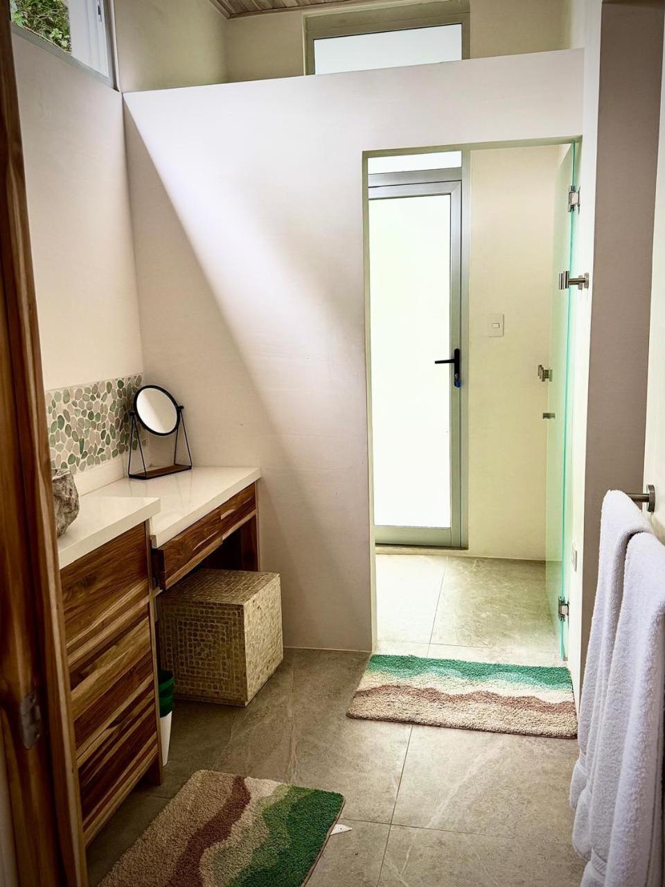 Iluminar Beachfront Suites 노사라 객실 사진