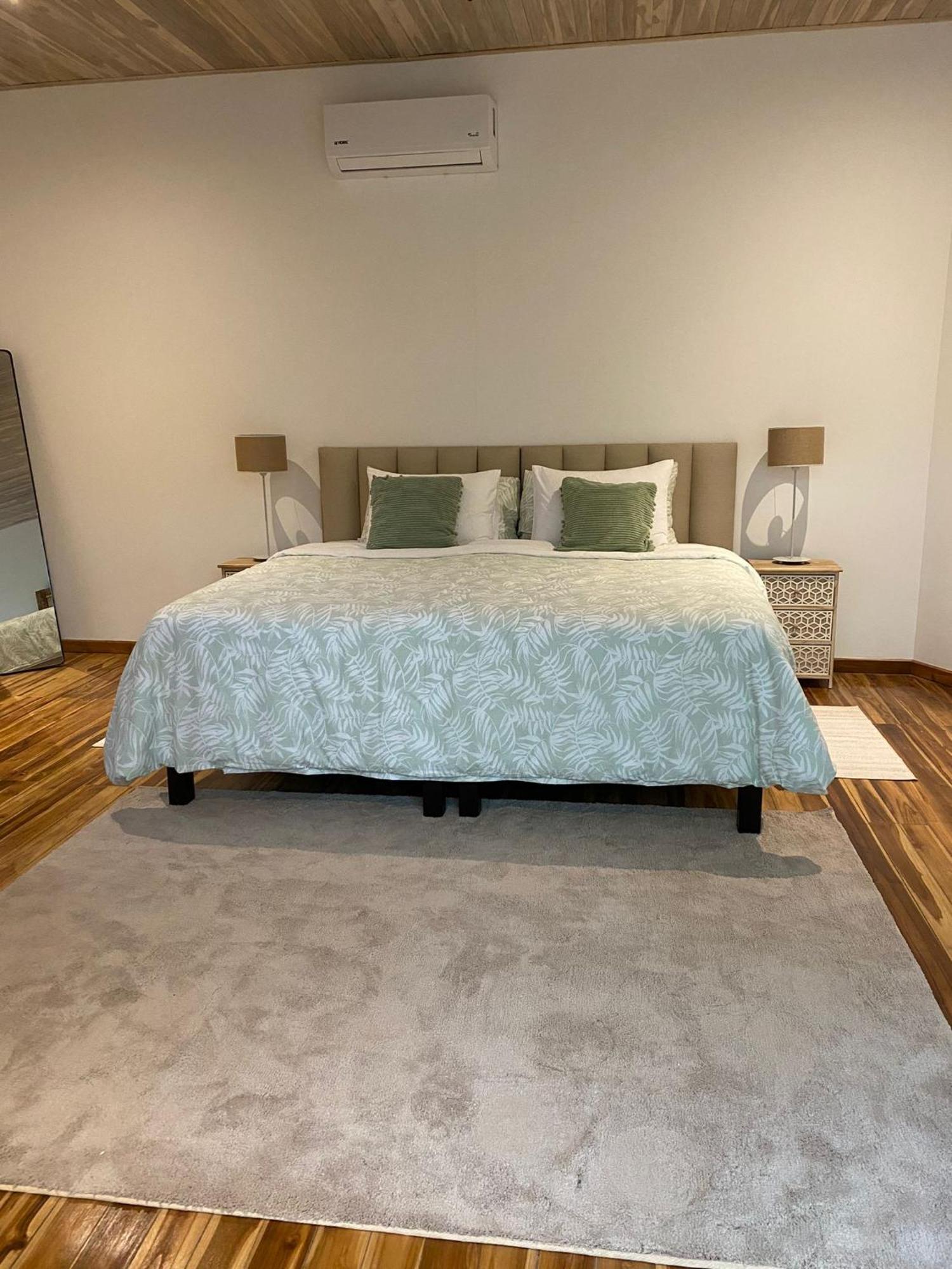 Iluminar Beachfront Suites 노사라 객실 사진